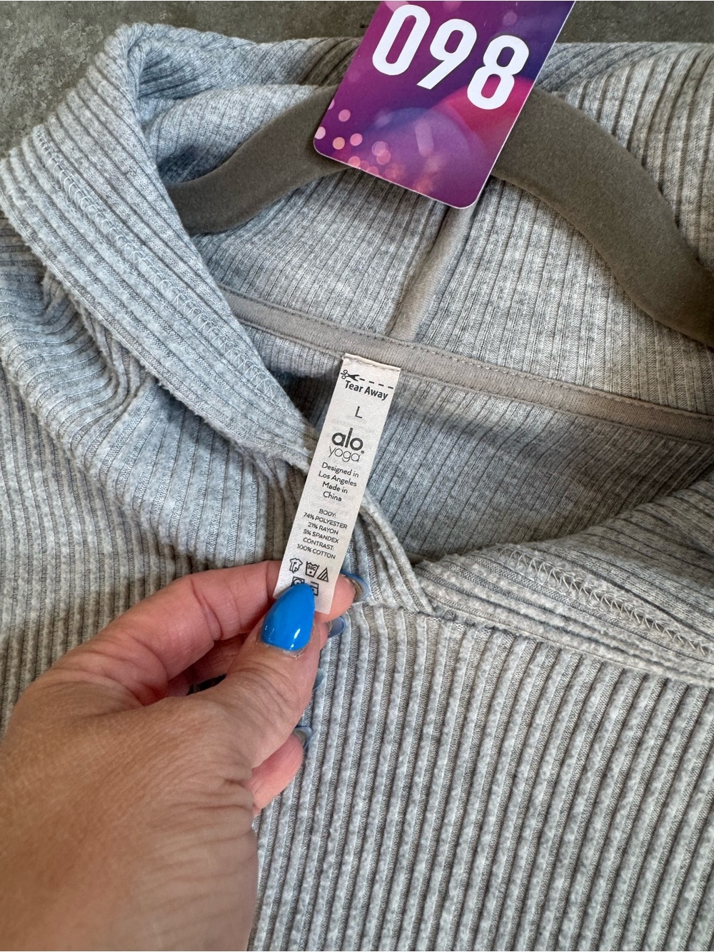 98. Alo Muse sweatshirt in heather gray - Picture 5 of 6